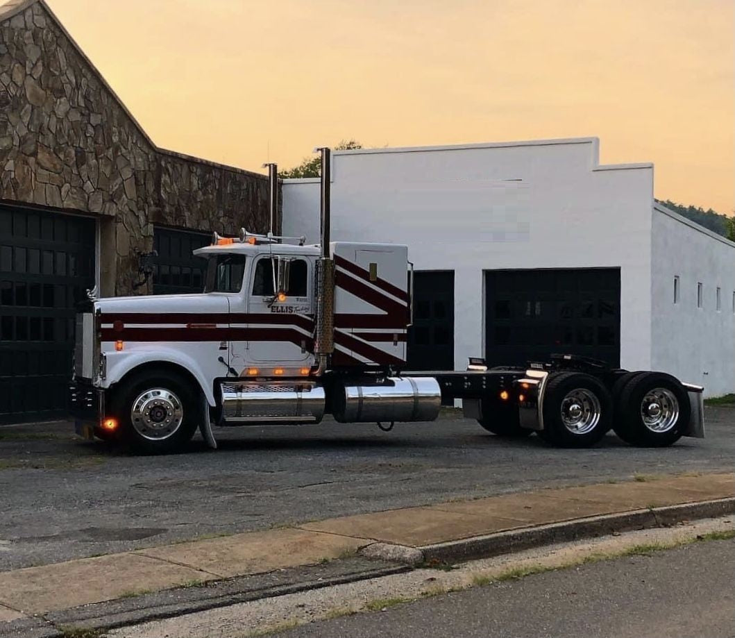 IH121 - International 9300 Decal Stripes