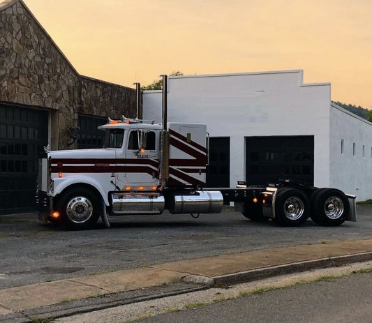 IH121 - International 9300 Decal Stripes