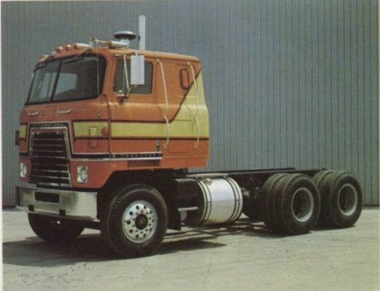 IH122 - International 4070 Cabover Decal Stripes