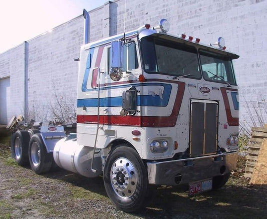 PB112 - Peterbilt Decal Stripes (Cabover)