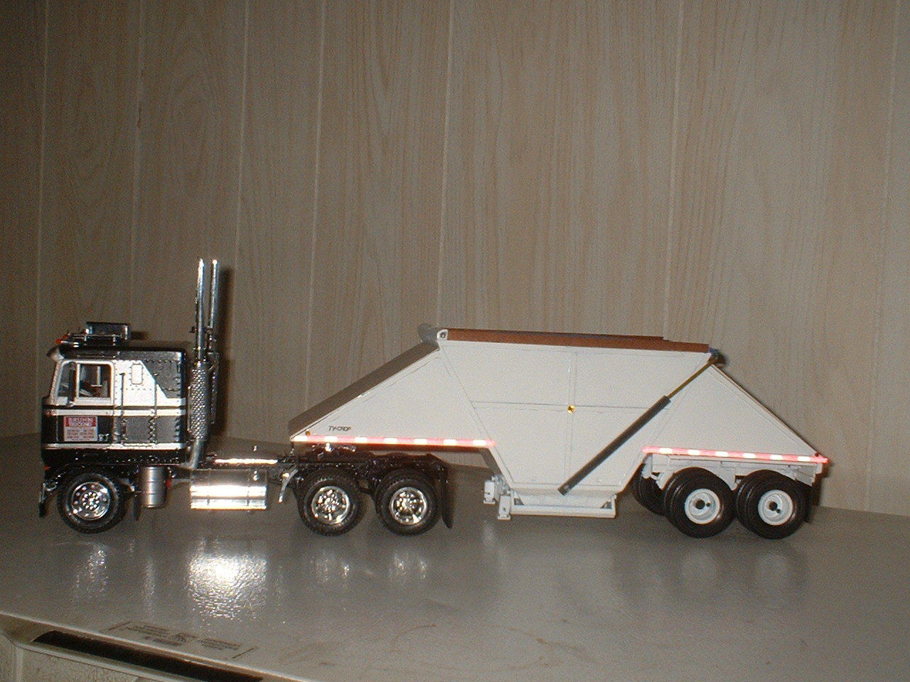 "Convoy" Bruhn Trucking Model Decals