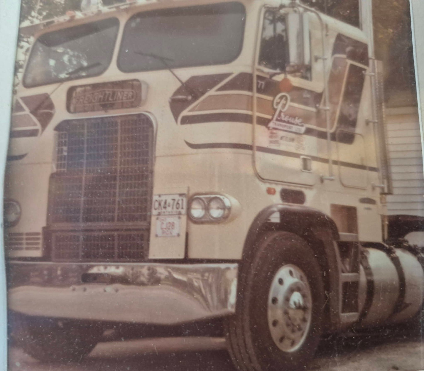 FL119 - Freightliner Decal Stripes